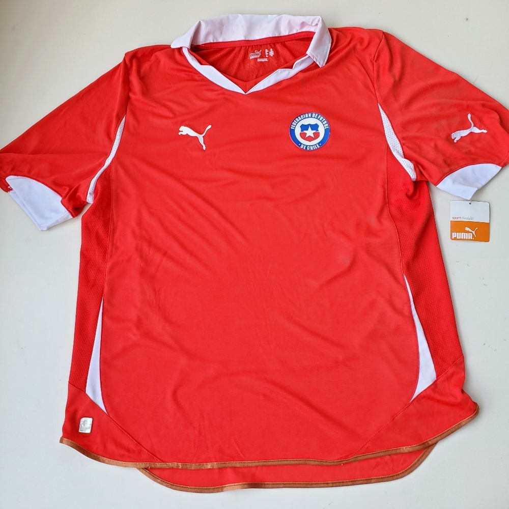 New with tags Puma licensed wear Chile soccer vintage 2011